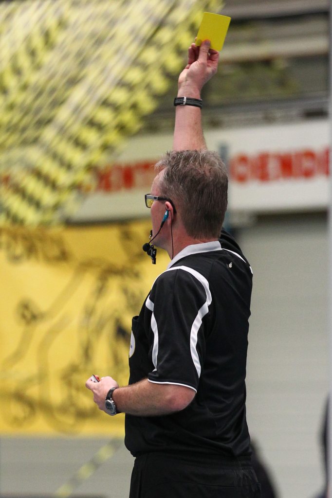 korfbal-scheidsrechter-axiwi-communicatie-systeem