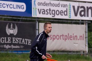 axiwi-excelsior-maassluis-assistent-scheidsrechter