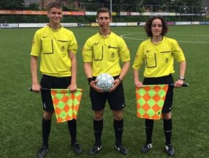 axiwi-headset-communicatie-voetbal-scheidsrechters