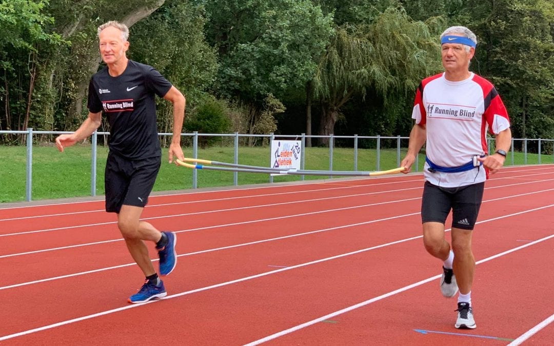 AXIWI helpt visueel beperkte hardlopers van Running Blind veiliger te sporten