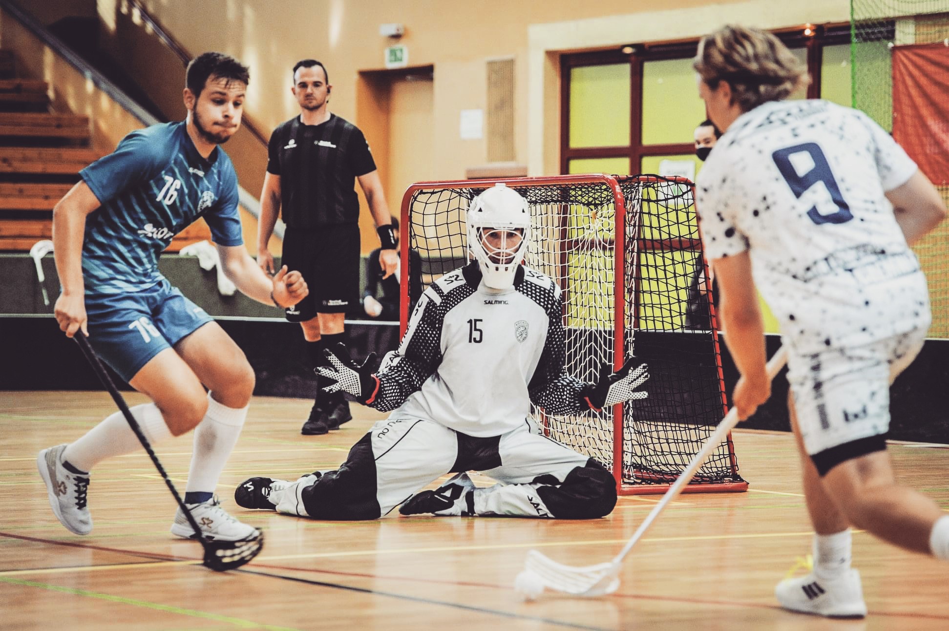 axiwi-communicatiesysteem-scheidsrechters-floorball