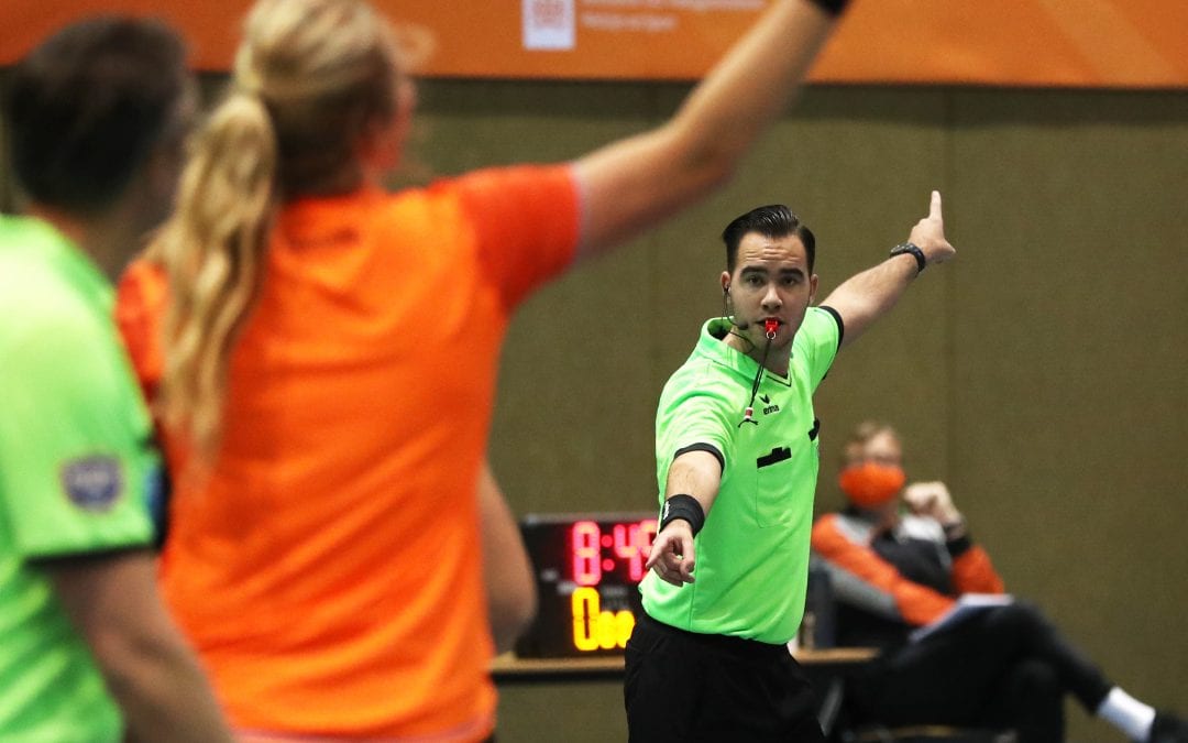 KNKV korfbalscheidsrechters gebruiken AXIWI voor het opnemen van de onderlinge communicatie via headsets