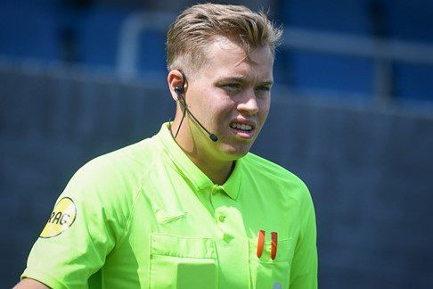Scheidsrechters FCE Talent Cup nemen met AXIWI headsets juiste beslissing op het juiste moment