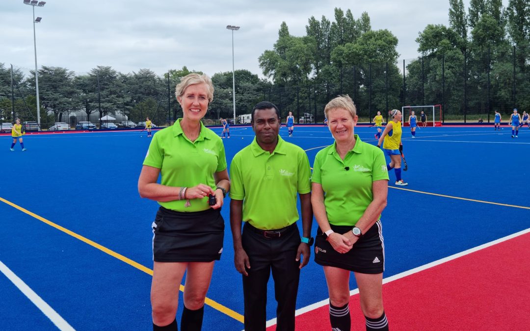 Hockeyscheidsrechters werken met AXIWI headsets tijdens WK voor Masters