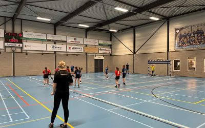 AXIWI headsets voor opleiden jeugdscheidsrechters bij Handbal SV Schalkhaar