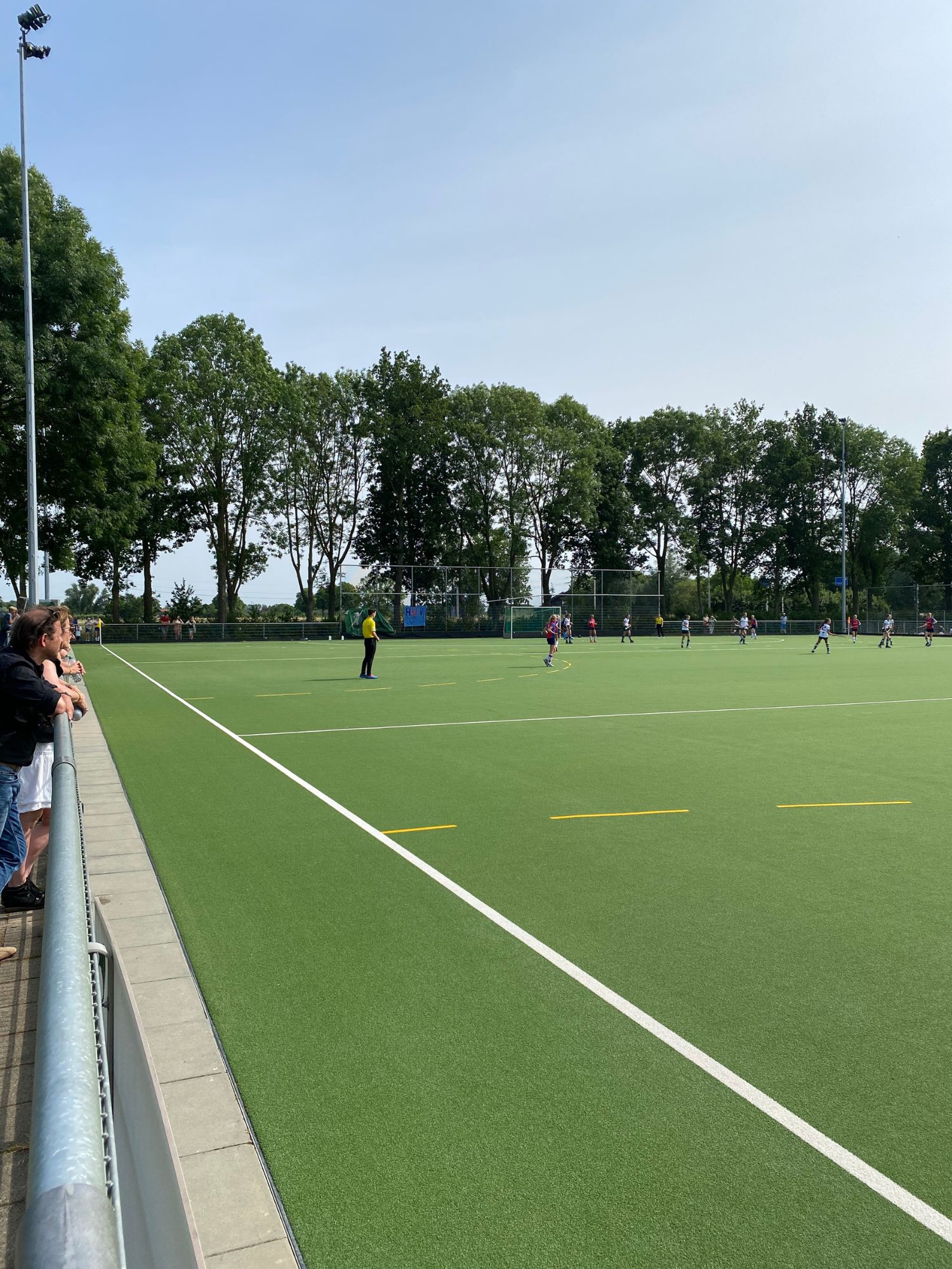 scheidsrechter-headset-hockey-veld-jpg scheidsrechter-headset-hockey-veld-jpg