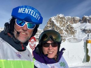 hulpmiddelen-voor-slechtziende-skiers-begeleider